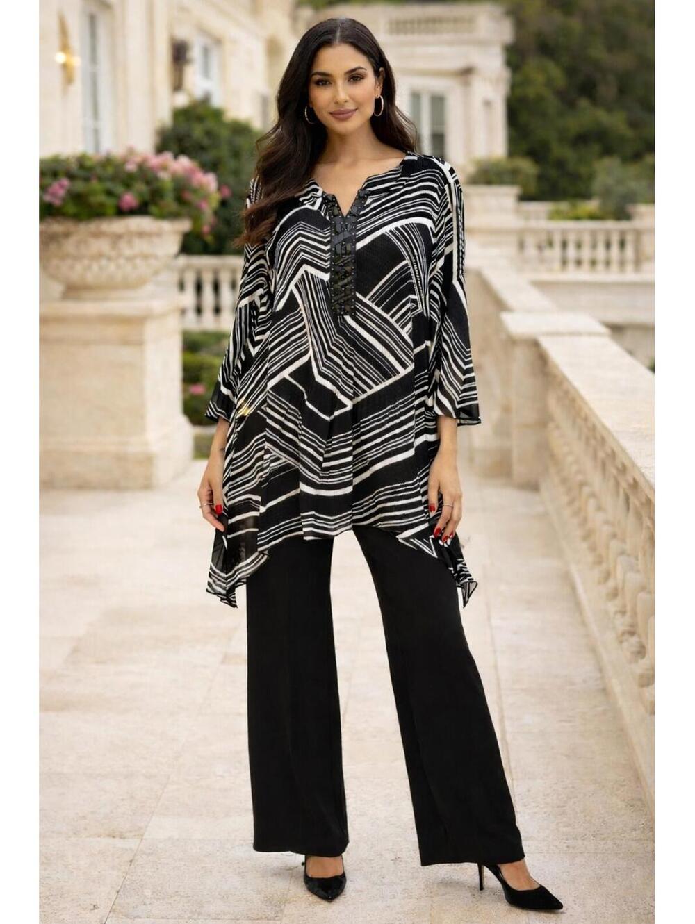 Catherines Women's 1X Black White Geo Sharkbite Tunic Beaded V-Neck Flowy Top